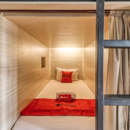 Reddoorz Hostel Near Stadion Mandala Krida Yogya Yogyakarta Exterior photo