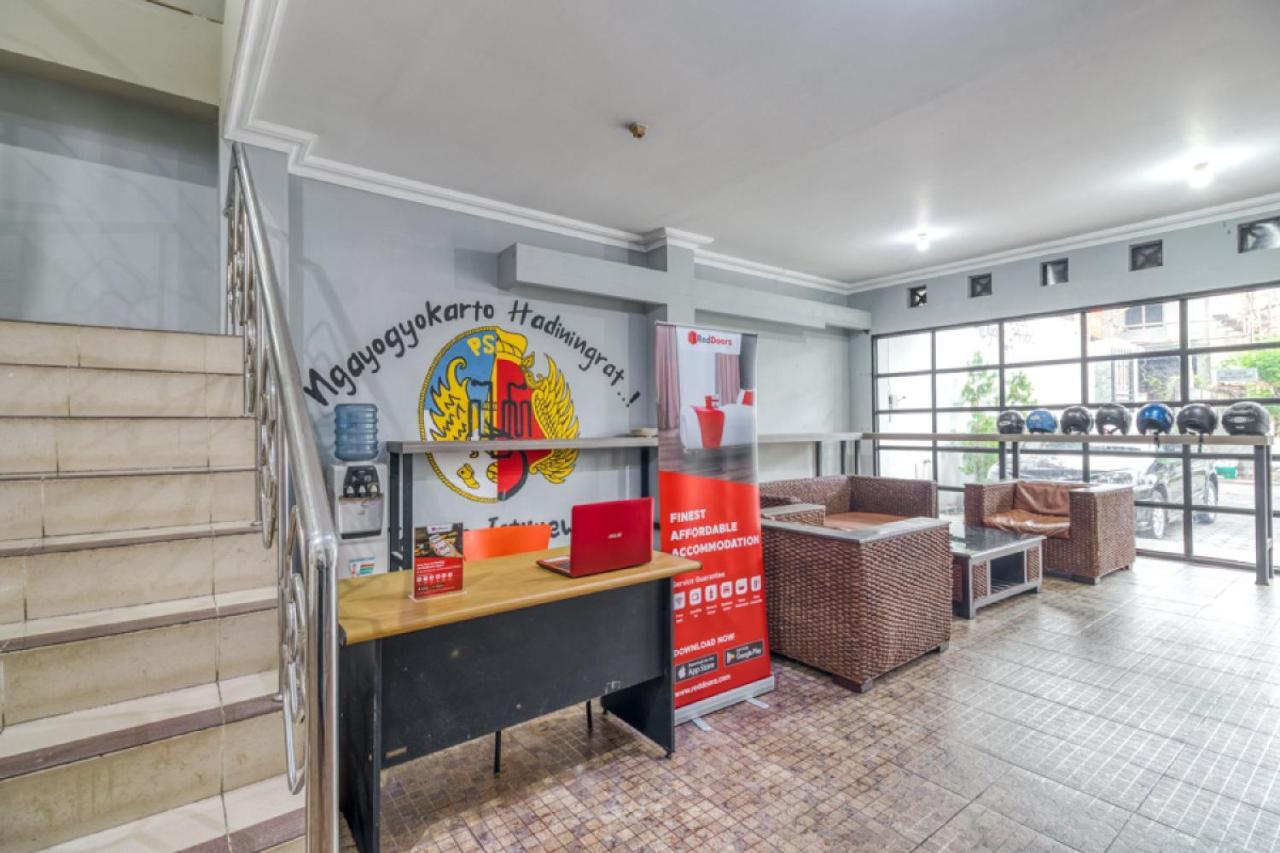 Reddoorz Hostel Near Stadion Mandala Krida Yogya Yogyakarta Exterior photo