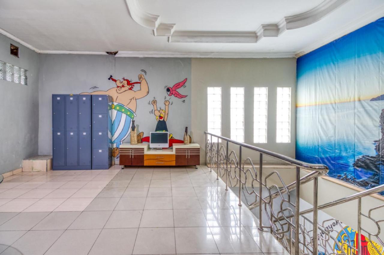 Reddoorz Hostel Near Stadion Mandala Krida Yogya Yogyakarta Exterior photo